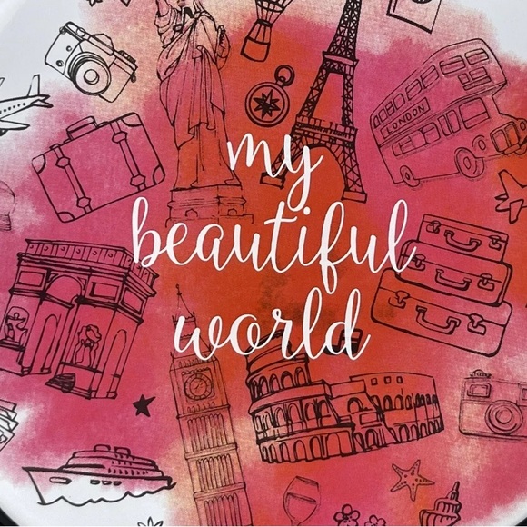 LAST ONE Elizabeth Arden White Glossy Wristlet Cosmetic Bag NIB - Picture 3 of 7